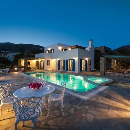 Pure White Seven-bedroom - 16 Guests - Private Pool - Aspro Chorio