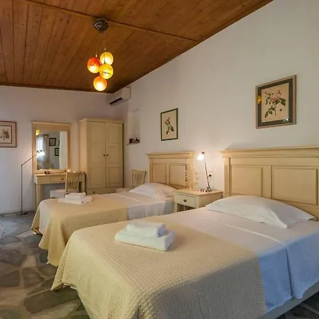 Villa Pure White Seven-bedroom - 16 Guests - Private Pool - Aspro Chorio *