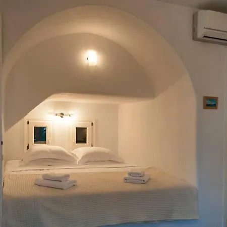 Villa Pure White Seven-bedroom - 16 Guests - Private Pool - Aspro Chorio *