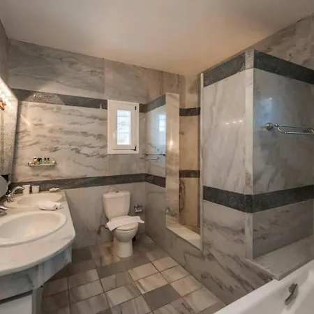 Villa Pure White Seven-bedroom - 16 Guests - Private Pool - Aspro Chorio Drios