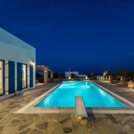 Pure White Seven-bedroom - 16 Guests - Private Pool - Aspro Chorio *