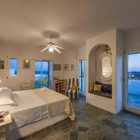 Pure White Seven-bedroom - 16 Guests - Private Pool - Aspro Chorio *