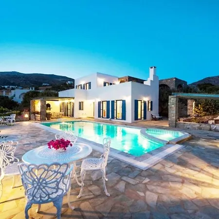 Pure White Seven-bedroom - 16 Guests - Private Pool - Aspro Chorio Drios