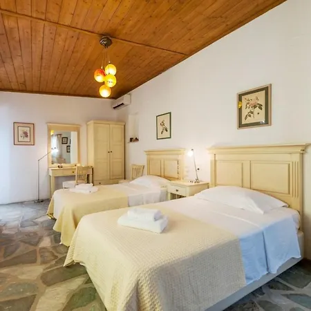 Pure White Seven-bedroom - 16 Guests - Private Pool - Aspro Chorio Villa Drios
