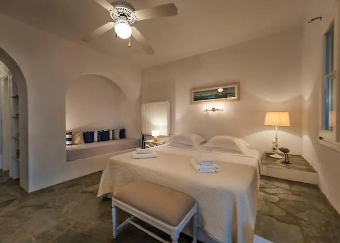 别墅 Pure White Seven-bedroom - 4,736 Sq Ft Or 440sqm - Sleeps Up To 16 德里奥斯