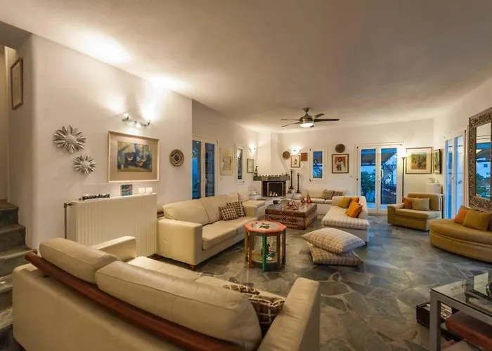 Pure White Seven-bedroom - 4,736 Sq Ft Or 440sqm - Sleeps Up To 16 别墅 *