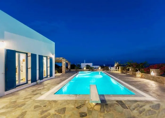 别墅 Pure White Seven-bedroom - 4,736 Sq Ft Or 440sqm - Sleeps Up To 16