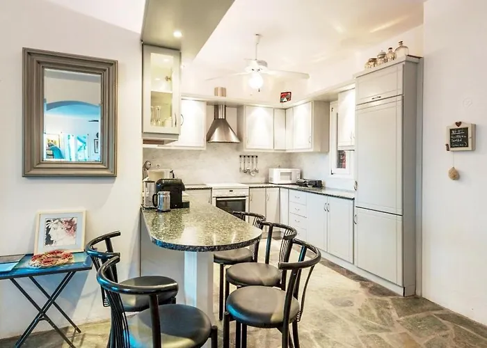 别墅 Pure White Seven-bedroom - 4,736 Sq Ft Or 440sqm - Sleeps Up To 16 *