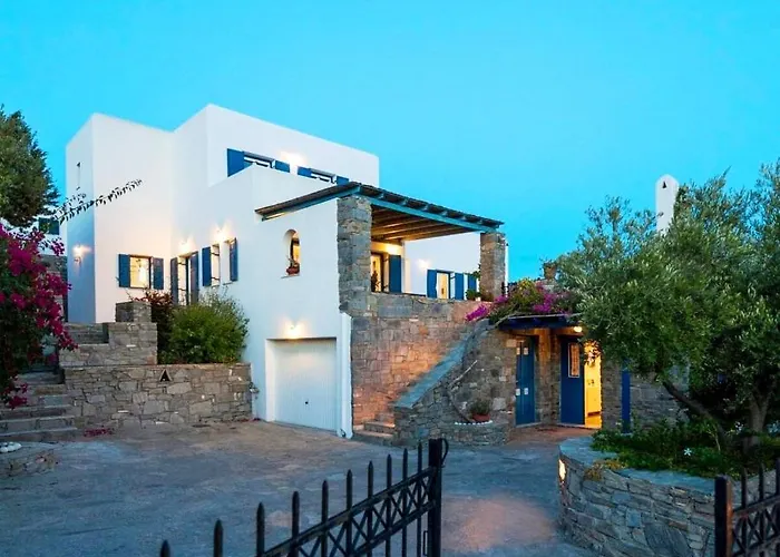 Pure White Seven-bedroom - 4,736 Sq Ft Or 440sqm - Sleeps Up To 16 德里奥斯