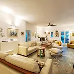 Villa Pure White Seven-bedroom - 4,736 Sq Ft Or 440sqm - Sleeps Up To 16