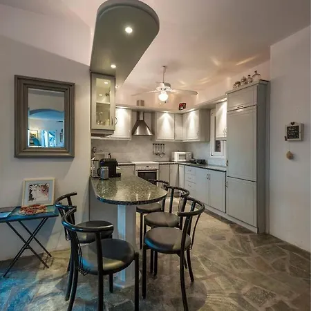 Pure White Seven-bedroom - 4,736 Sq Ft Or 440sqm - Sleeps Up To 16 Villa