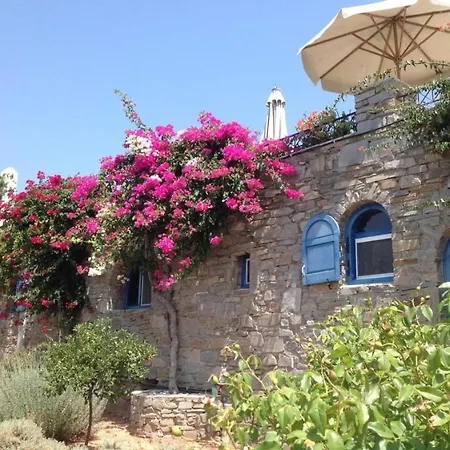 Pure White Seven-bedroom - 4,736 Sq Ft Or 440sqm - Sleeps Up To 16 Villa Drios