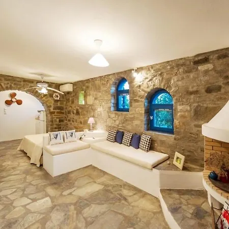 Vila Pure White Seven-bedroom - 4,736 Sq Ft Or 440sqm - Sleeps Up To 16