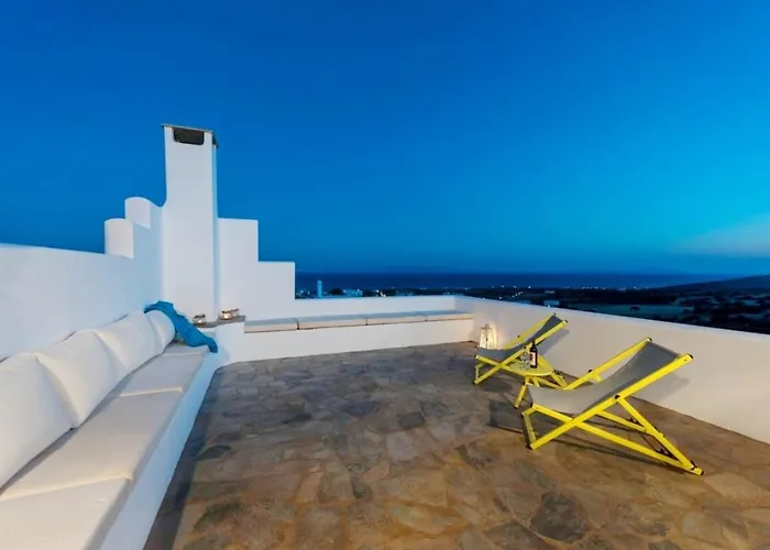 Pure White Seven-bedroom - 4,736 Sq Ft Or 440sqm - Sleeps Up To 16 Drios