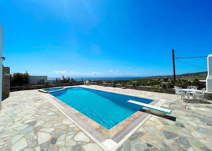 Pure White Seven-bedroom - 4,736 Sq Ft Or 440sqm - Sleeps Up To 16